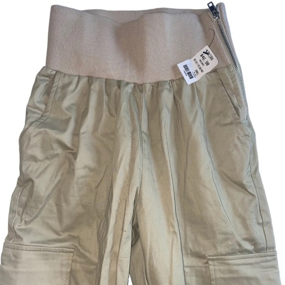 AKIRA Once Upon A Time Cargo Pants Beige Women’s Size Small AK912043 NWT - Picture 2 of 15